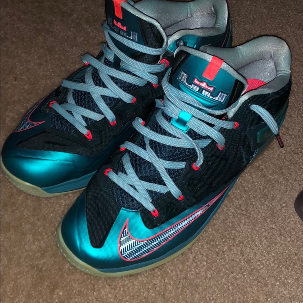 Nike Lebron 11 low size 13